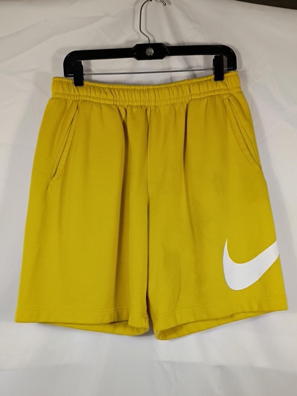 EUC Mens Nike Sweat shorts Standard Fit Knee Length Sz Large Yellow Big Swoosh